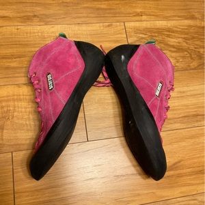 Vintage Scarpa Women's Suede High Top Rock Climbing Shoe Lace Up Size 8